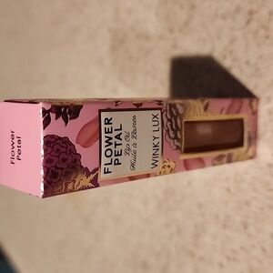 Winky Lux flower petal lip oil